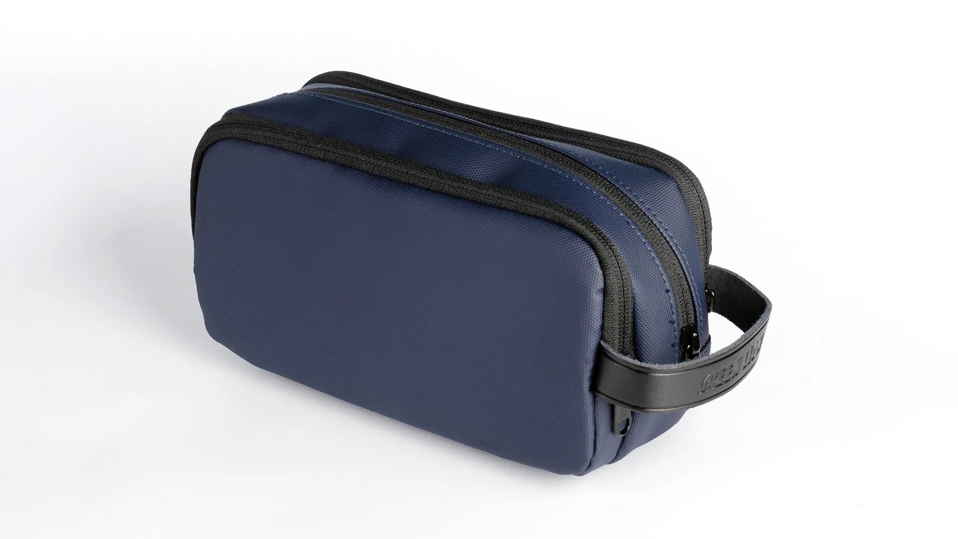 {GNEPCHDBL} Green Lion Elegant Pouch - Dark Blue