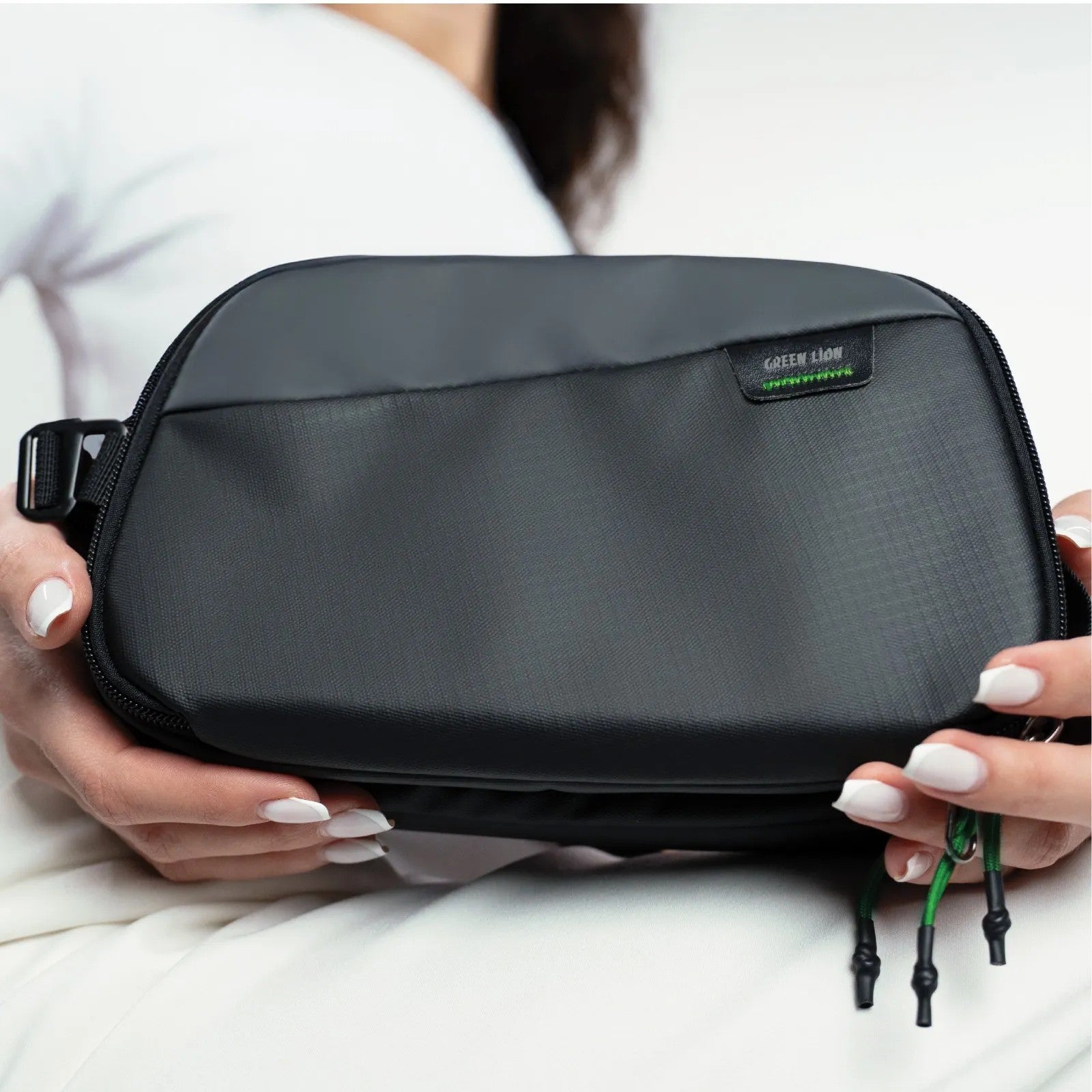 {GNOLITPCHBK} Green Lion Olivar Travel Pouch - Black