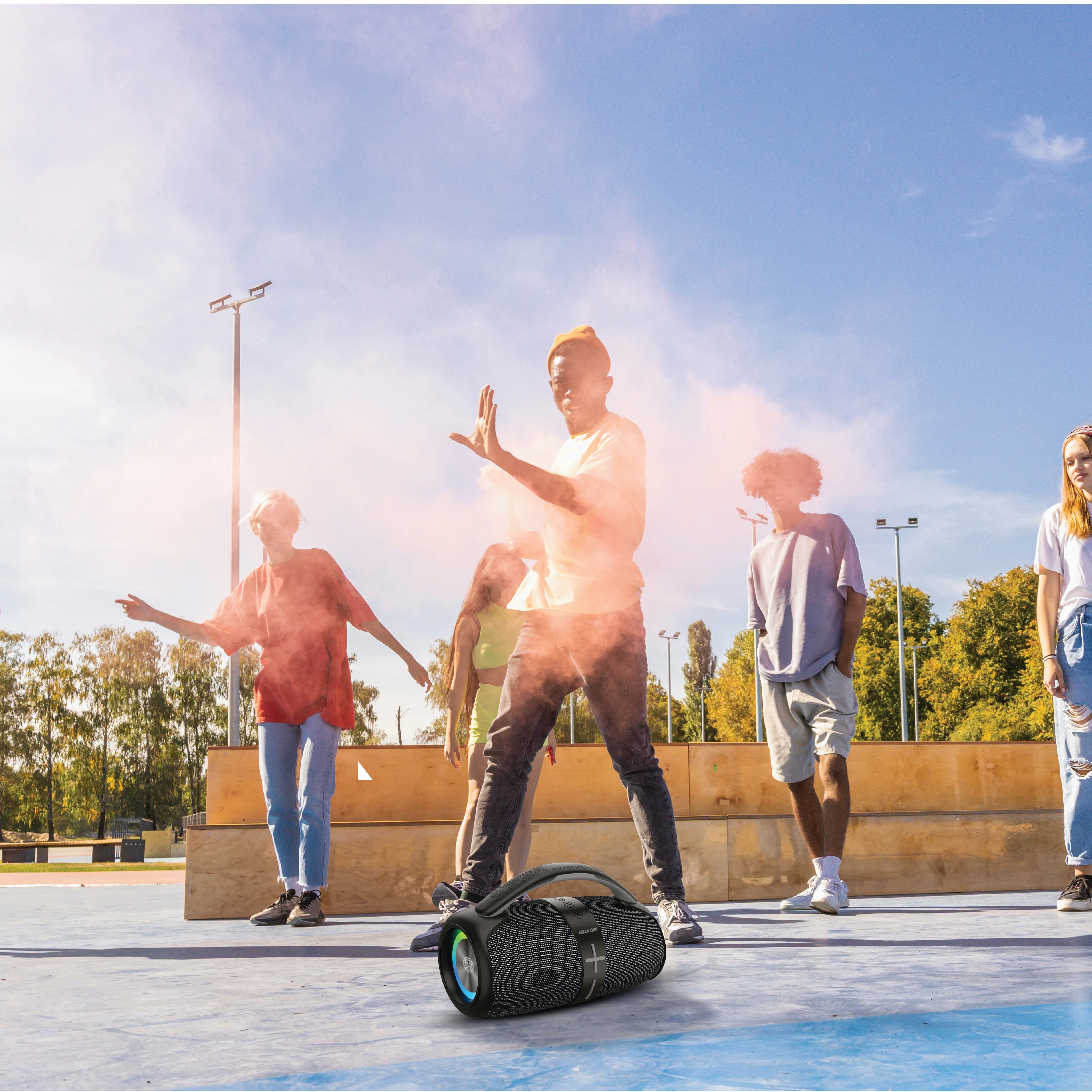 {GNPAPWSPKRGY} Green Lion Parma Pro Wireless Speaker - Grey