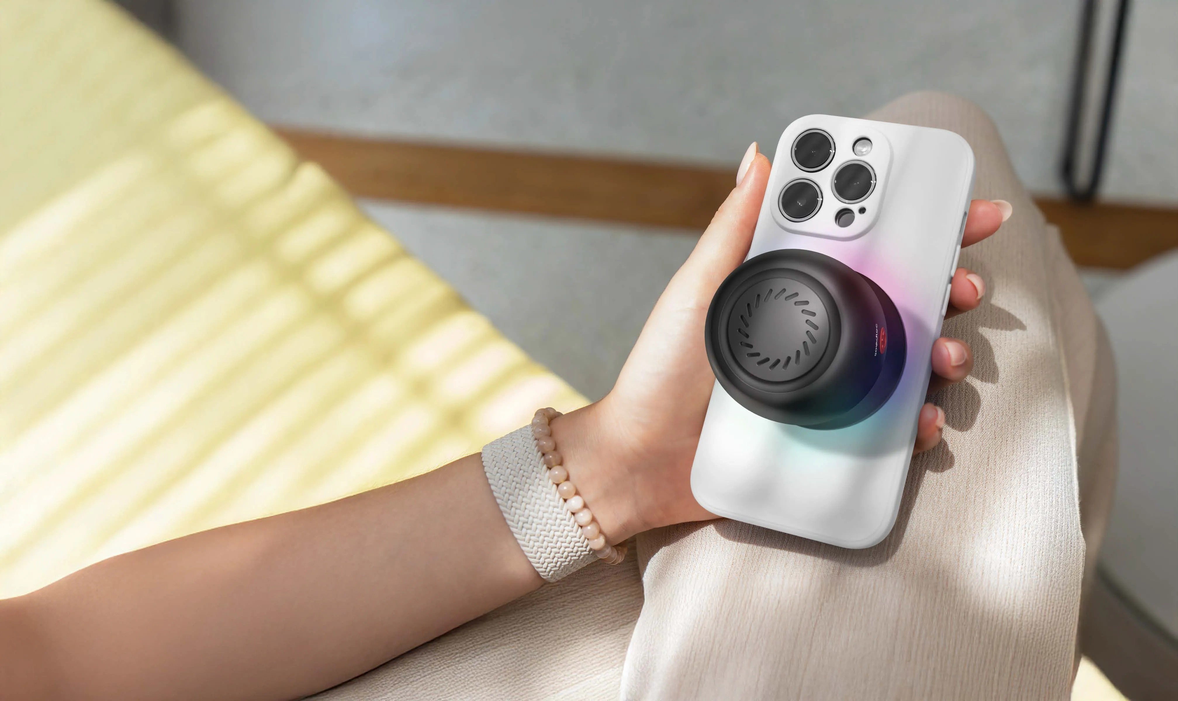 {PDSTRWMBK} Porodo Soundtec RGB wireless Magnetic Speaker - black